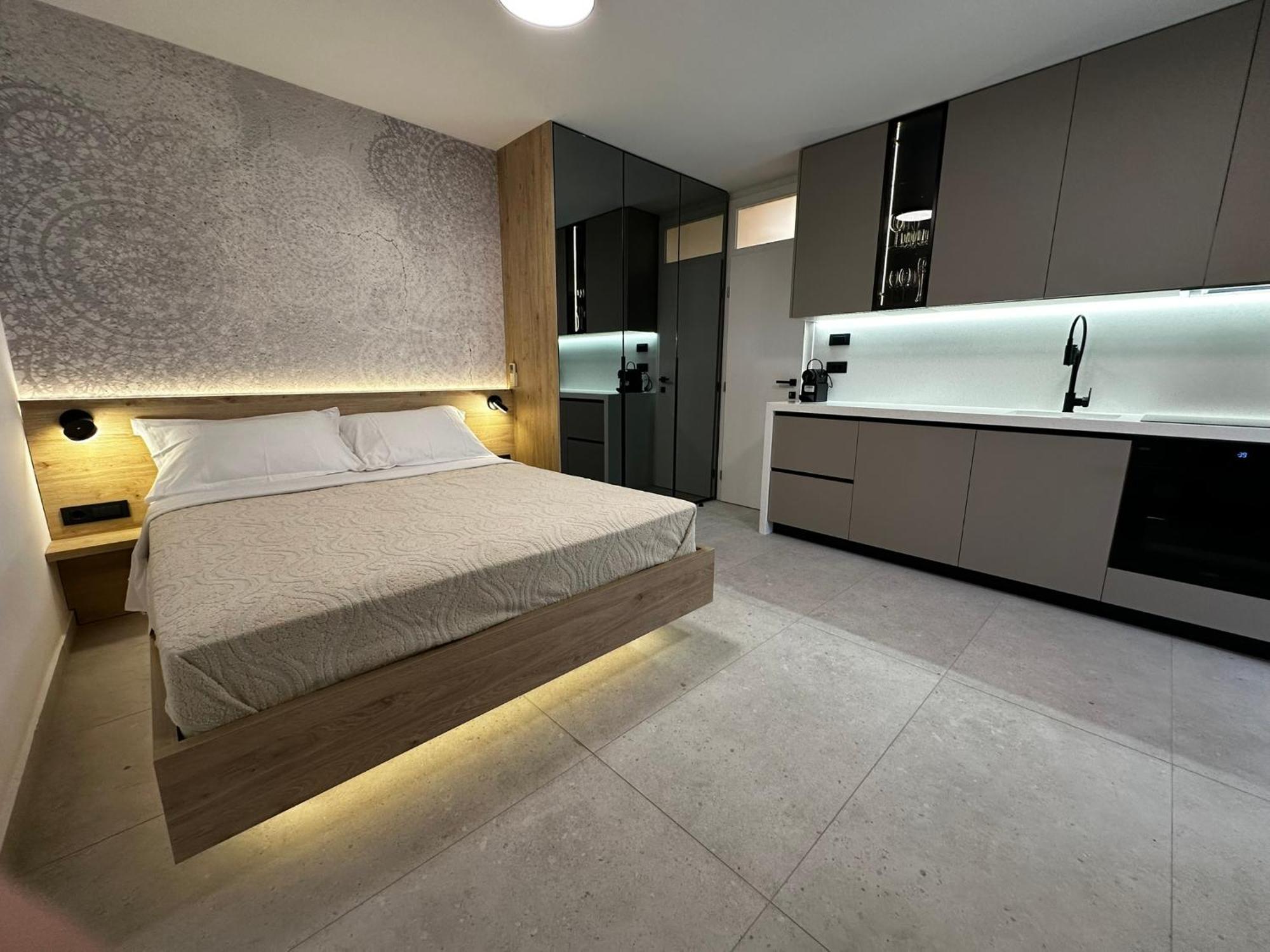 Studio Apartments Lace Новаля Екстер'єр фото
